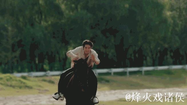 鲜衣怒马少年郎具象化！ 中国队“10后”小孩姐炸场 12秒动态骑射五箭全中 队长于适发出“老父亲式”的欢呼