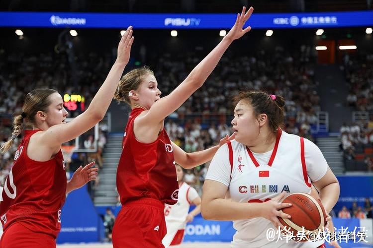 大运会：中国女篮71-67逆转波兰晋级决赛